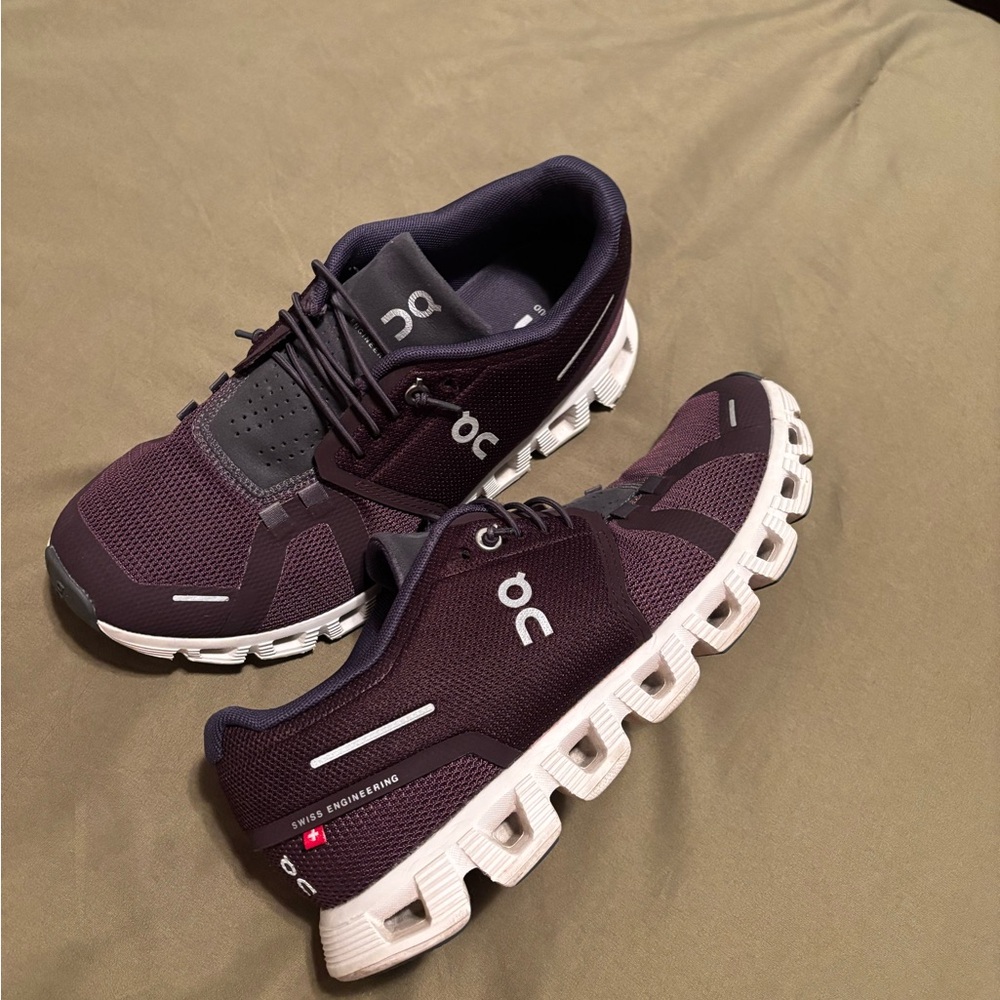 On Womens Purple and White Athletic Shoest